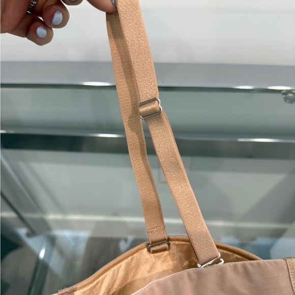 Victorias Secret Biofit Multi-Way Nude Bra (36DD) - Picture 4 of 7